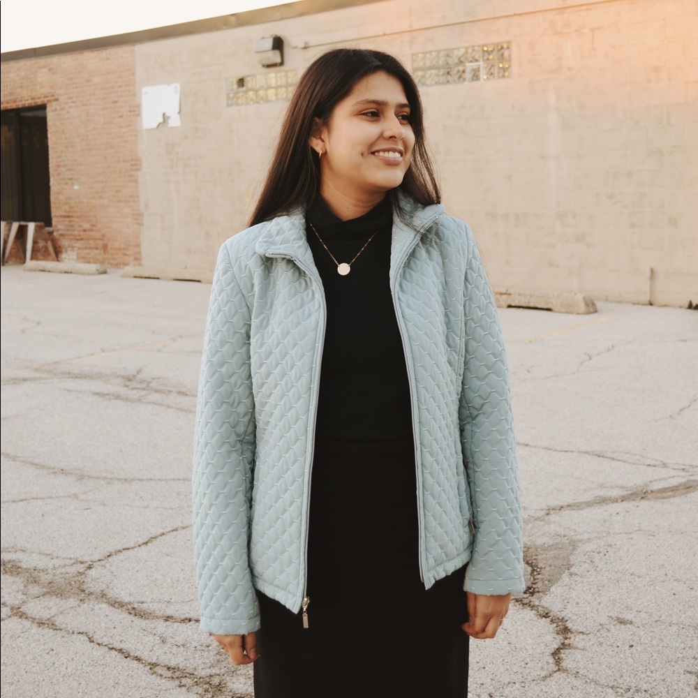 **Like New** chic quilted jacket - pastel blue